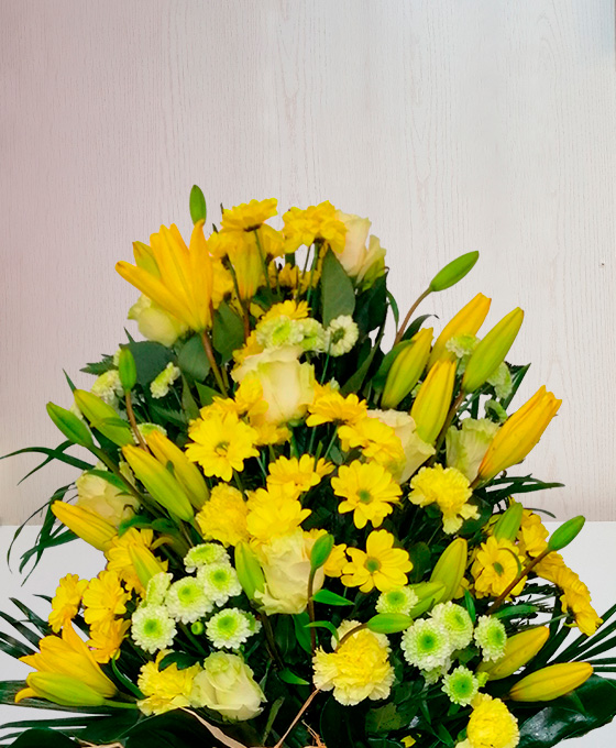 Flores Amarillas Funerarias para Tanatorios en Hospitalet, Ramo de Defunción en Llobregat