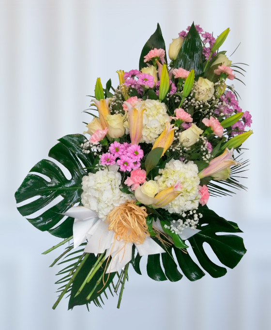 Rosas Ambientadas en Ramo para Tanatorios en Hospitalet, Flores para Funeral en Llobregat