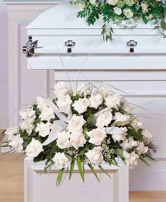 Centro de Rosas Blancas para Tanatorios y Difuntos en Hospitalet Flores Fúnebres para Difuntos en Hospitalet, Envío de Flores a Tanatorios