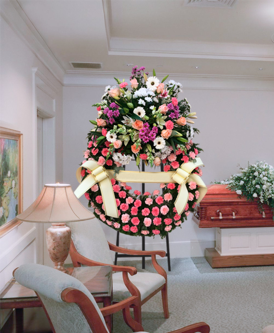 Corona Funeraria Superior Rosa para Difuntos en Hospitalet Flores para Tanatorios de Hospitalet de Llobregat, Corona de Flores Expresar Condolencias